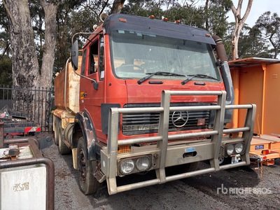 1987 Mercedes-Benz 2228S/30 6x4 Autocarro per acqua (Inoperable)