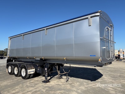 2024 Moore 8.8 m Tri/A End Dump Trailer