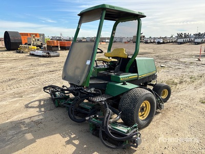 John Deere 3235 4x2 Ride-On Fairway Lawn Mower