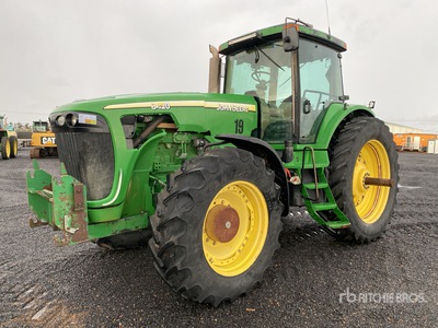 John Deere 8230 トラクター