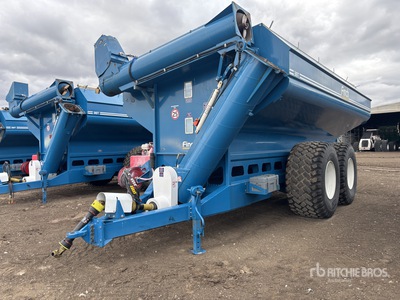 2020 Finch 38T Grain Cart