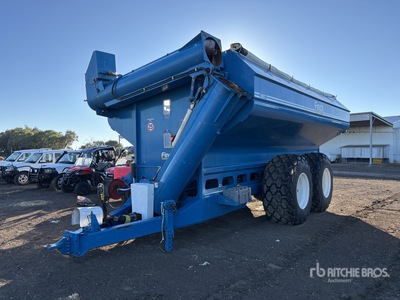 2021 Finch 38T Grain Cart