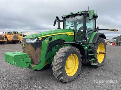 John Deere 8R 230 トラクター