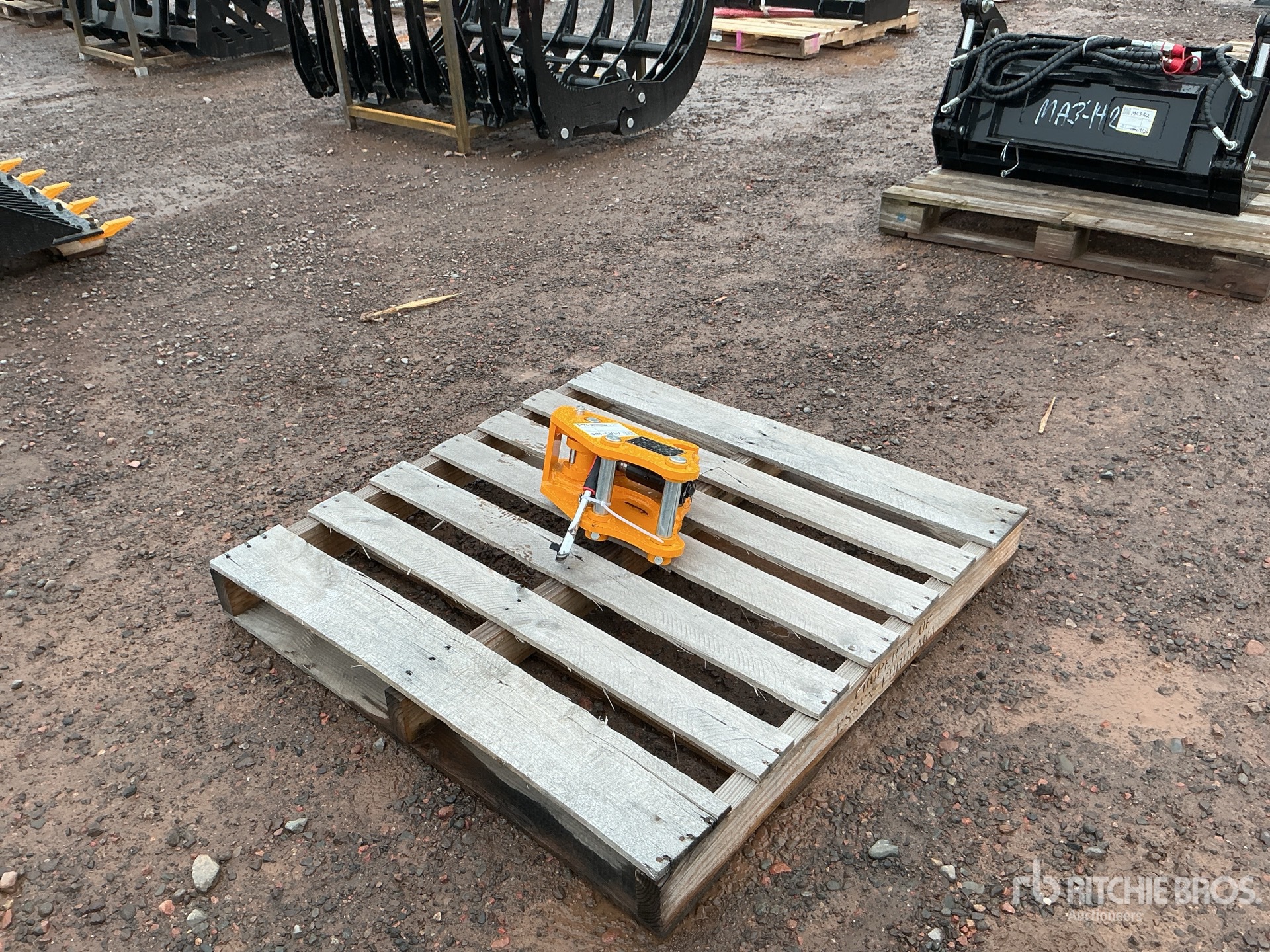 2026 GIYI GY-K302 Excavator Coupler (Unused)