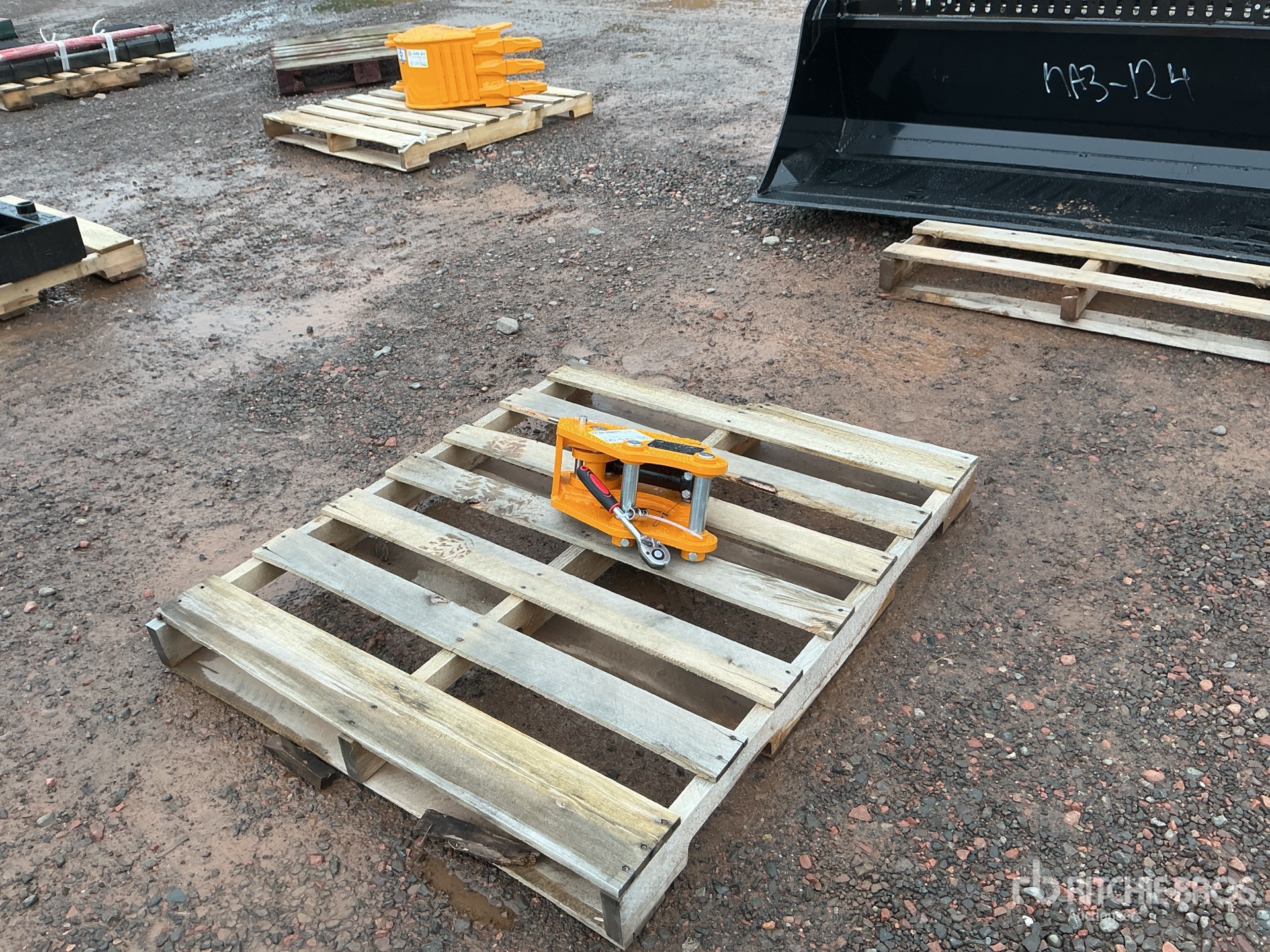 2026 GIYI GY-K302 Excavator Coupler (Unused)