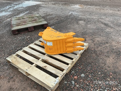 2026 GIYI GY-BK 12 in Digging Excavator Bucket - Fits Cat 305 (Unused)