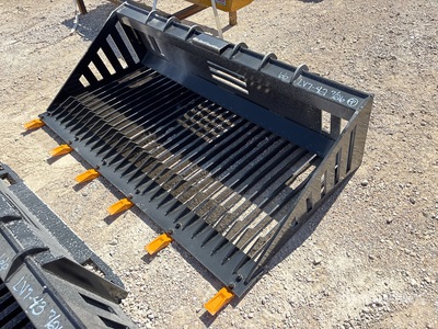 2026 GIYI GY-RB66 66 in Rock Skid Steer Bucket (Unused)