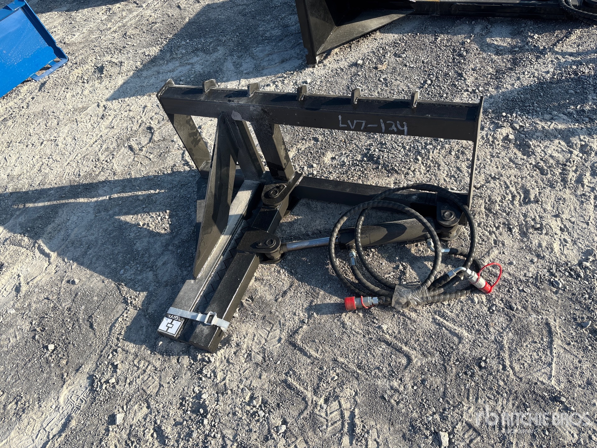 2026 GIYI GY-TP45 Skid Steer Post Puller (Unused)