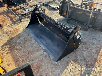 2026 GIYI GY-KH72 72 in Multi-Purpose Godet pour Skid Steer (Unused)