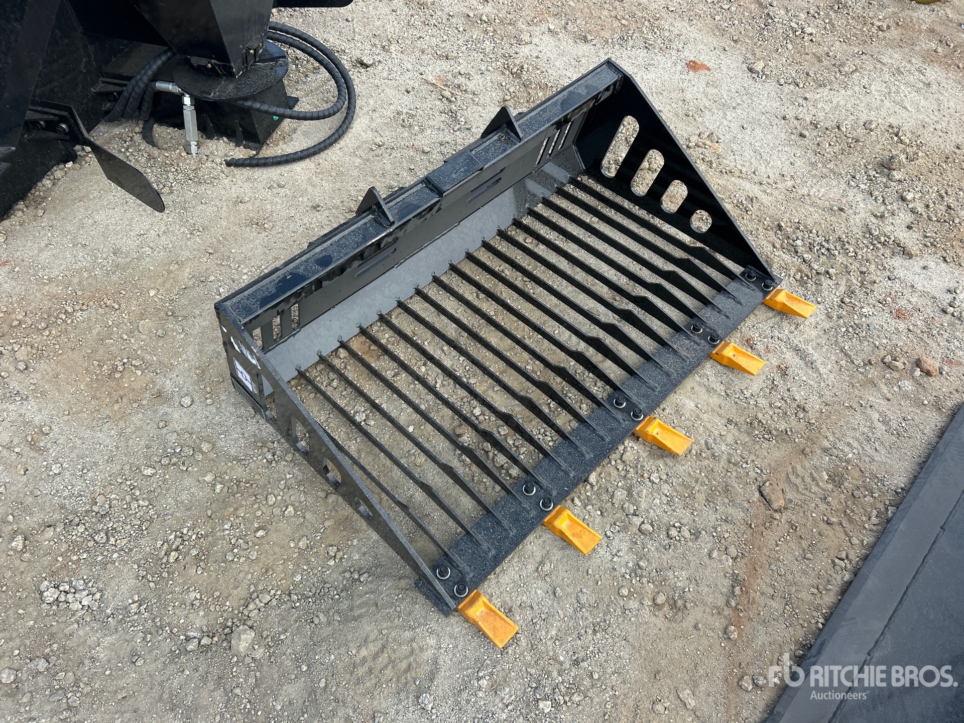 2026 GIYI GY-RB44 Mini Skid Steer Bucket (Unused)
