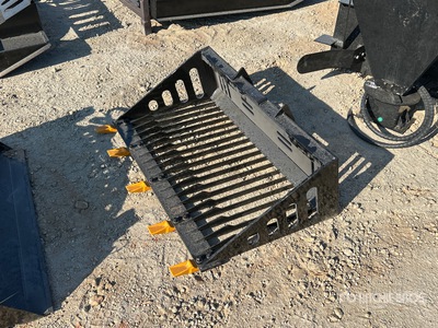 2026 GIYI GY-RB44 44 in Rock Mini Godet pour Skid Steer (Unused)