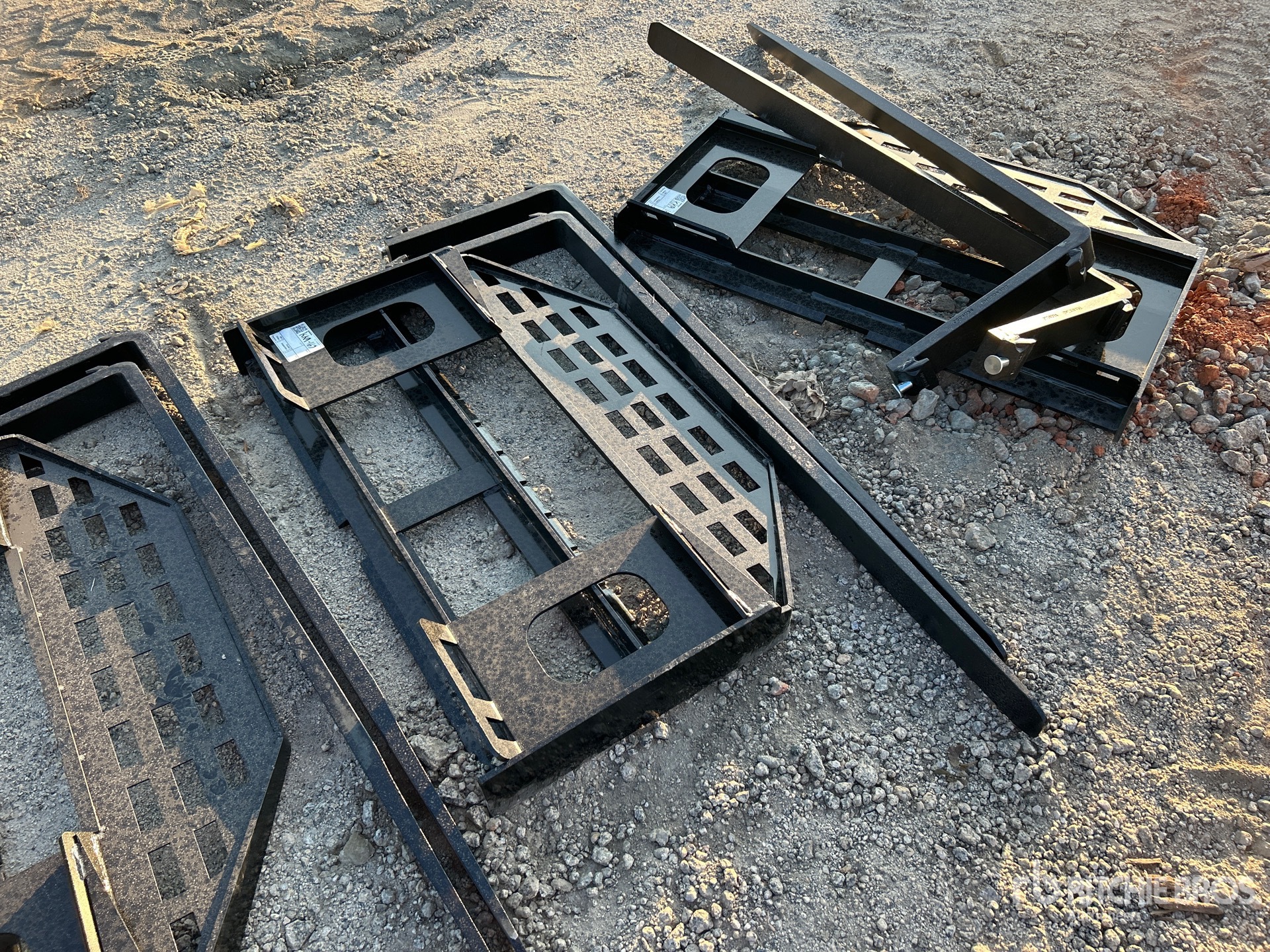 2026 GIYI GY-DHC 60 in Skid Steer Forks (Unused)