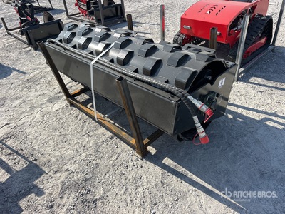 2026 GIYI GY-CW70 60 in Skid Steer Compactor Wheel Accessorio per mini pala (Unused)