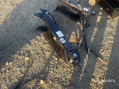 2026 GIYI GY-XJ5T 11 in Hydraulic Excavator Thumb (Unused)