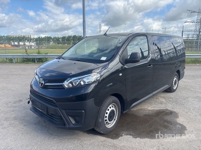 2023 Toyota Proace Verso 2.0 106 KW 9-seater L2H1 minibus 9-seater L2H1 Passenger Van (Inoperable)
