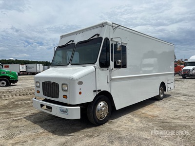 2016 Freightliner MT45 4x2 Samochód dostawczy