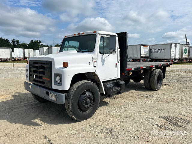 1988 International 1954 4x2 Flatbed Dump Truck