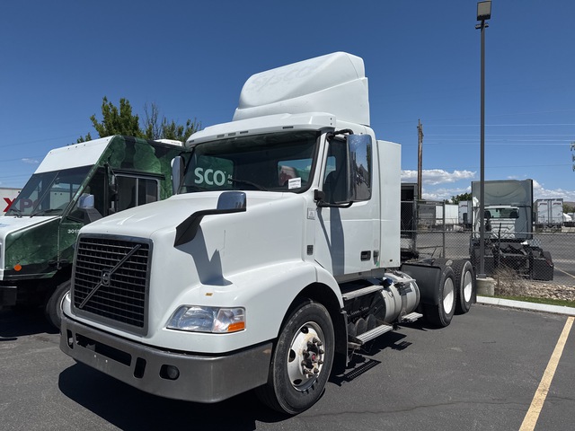 2015 Volvo VNR64T 6x4 T/A Day Cab Truck Tractor 2015 Volvo VNR64T 6x4 T/A Day Cab Truck Tractor