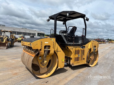 2013 Cat CB-54B Gladde trommelpers
