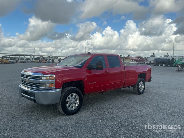 2015 Chevrolet 3500HD LT 4x4 Crew Cab Pickup