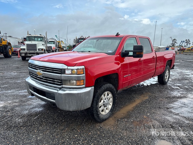 2015 Chevrolet 3500HD LT 4x4 Crew Cab Pickup