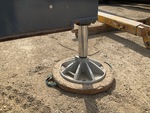 Chassis with Outrigger Cylinders