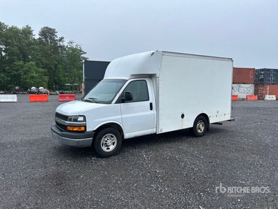 2019 Chevrolet 3500 4x2 Moving High Cube Camion fourgon