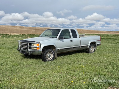 1997 Chevrolet Silverado 2500 4x4 Extended Cab Pick-up