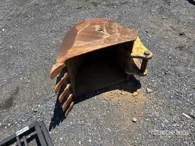 24 in Digging Excavator Bucket