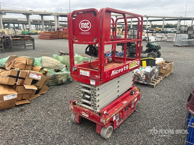 MEC MICRO 19 Electric Scissor Lift
