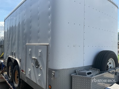 2004 JL 14 ft T/A مقطورة ذو كبينة مغلقة