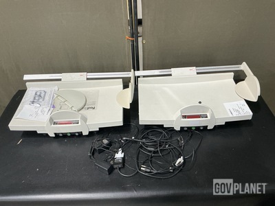 (4) Seca Baby Scales