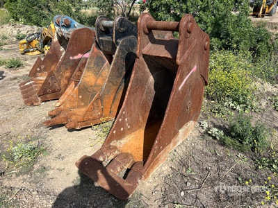 24 in Digging Excavator Bucket - Fits Hyundai R290