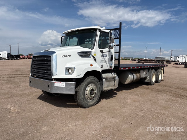 2014 Freightliner 114SD 6x4 Flatbed Truck