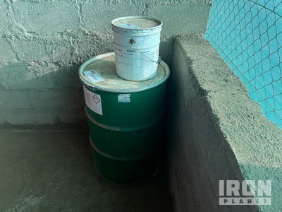 180 KG and 15 KG Barrels Of Spheerol EP 2 Grease