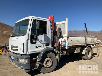 2014 Ferrari F581A2 Knuckle Boom on 2014 Iveco EUROCARGO 4X2 EURO 3 180E28 4x2 Flatbed Truck with Crane