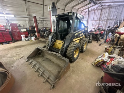 New Holland LX665 Chargeuse à direction à glissement (Inoperable)