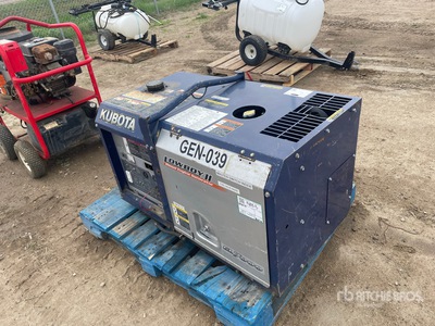 6.5 kW 発電機セット (250-749 kw/310-950 kva)