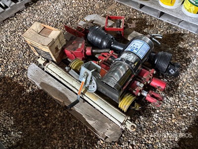 Quantity of Assorted Ag Miscellaneous Parts Pièces divers