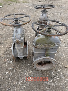 Quantity of 16 in Gate Valves & Gate Valve Handles Varios. Industrial