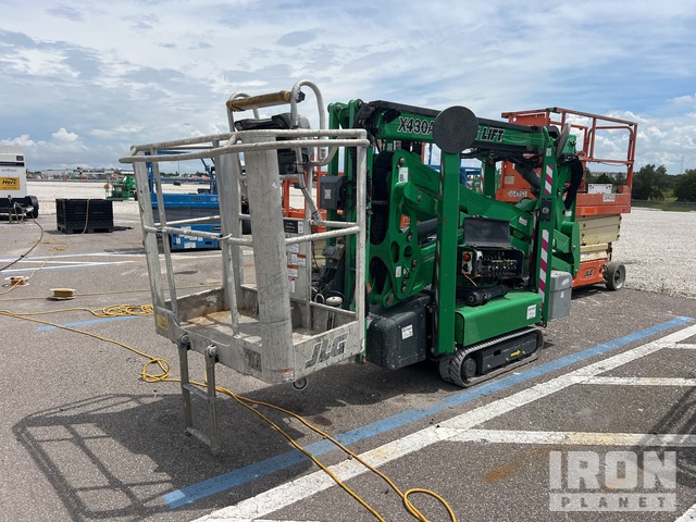 Articulating Boom Lifts