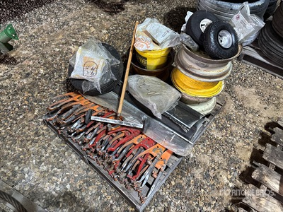 Quantity of Assorted Parts Pièces divers