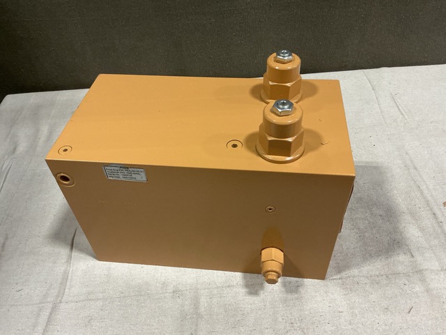 (4) Appleton Marine YMD-8259 Hydraulic Manifold Assemblies (4) Appleton Marine YMD-8259 Hydraulic Manifold Assemblies