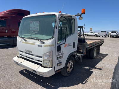 2011 Isuzu NPR 4x2 Camion à Plateau (Inoperable)