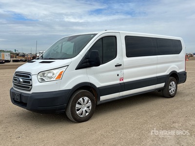 2016 Ford Transit 350 12 乗客用バン