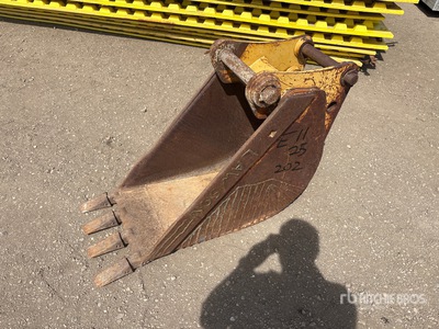 16 in Godet pour chargeuse-pelleteuse - Fits Cat 416-20
