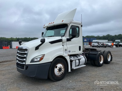 2019 Freightliner Cascadia 126 6x4 T/A Day Cab Truck Tractor