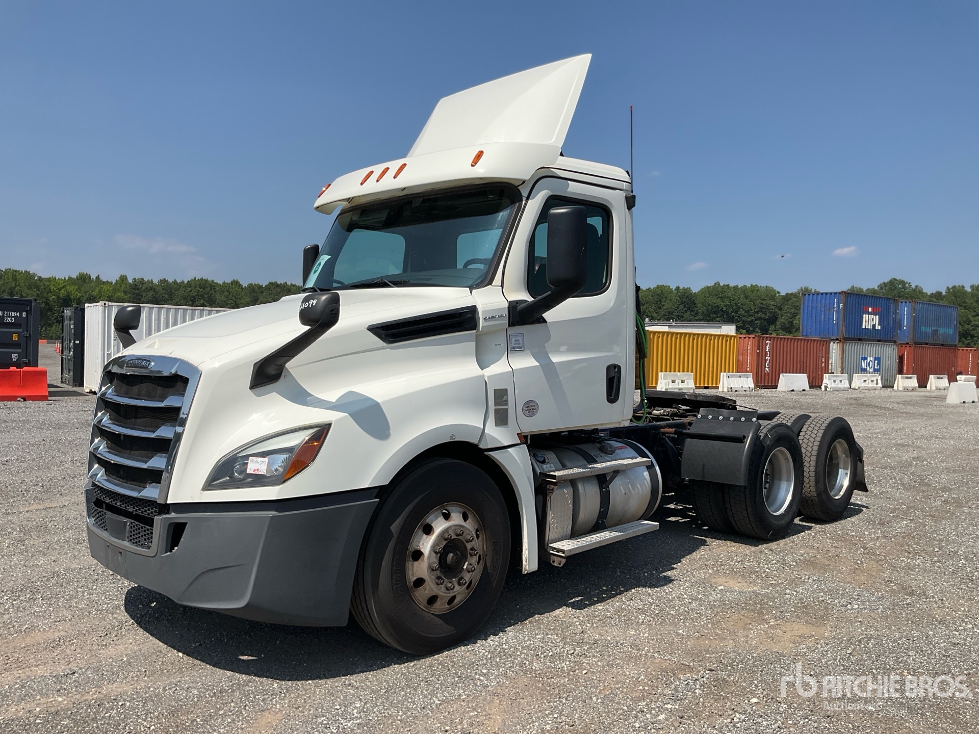 2019 Freightliner Cascadia 126 6x4 T/A Day Cab Truck Tractor