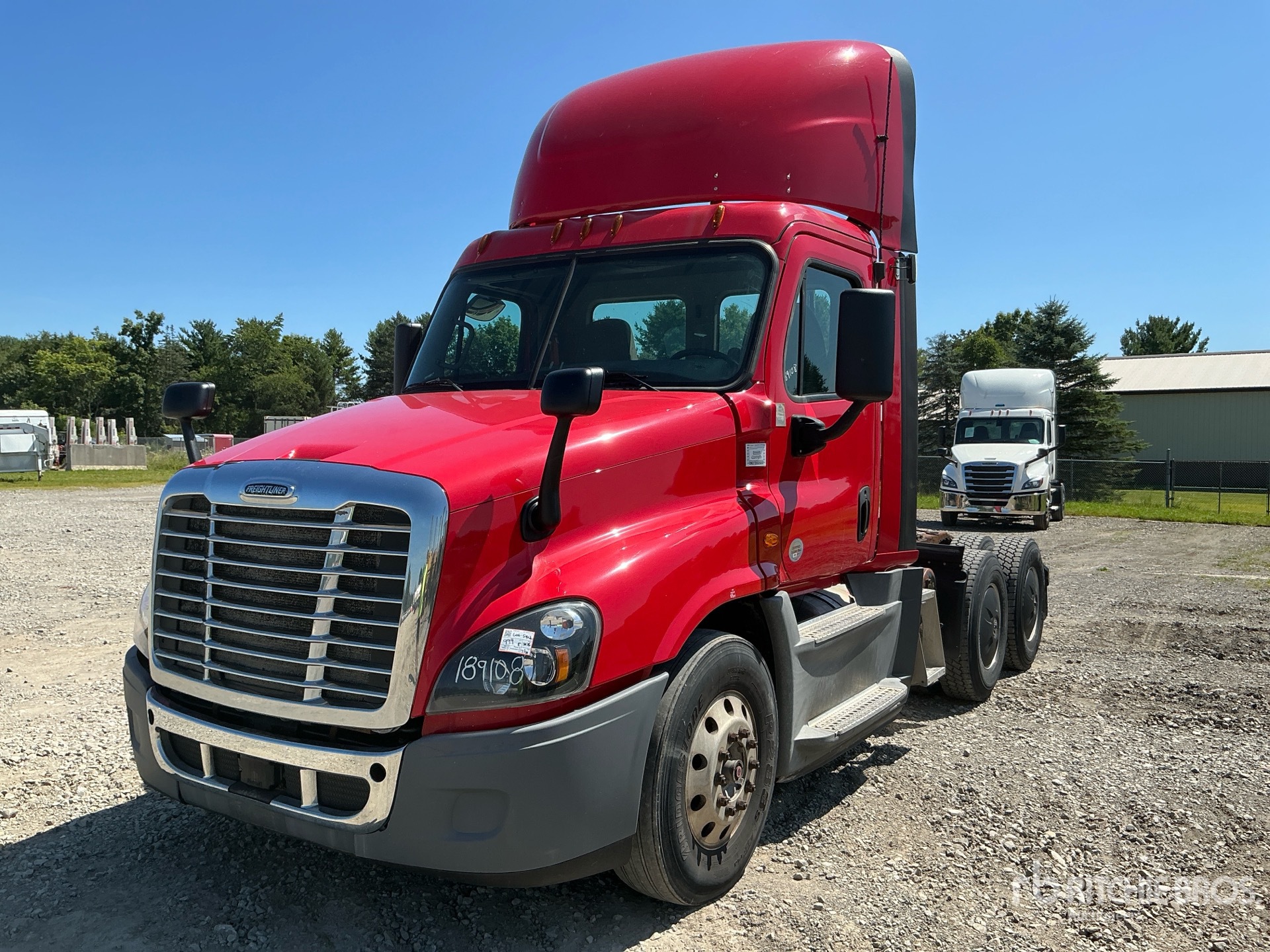 2018 Freightliner Cascadia 125 6x4 T/A Day Cab Truck Tractor