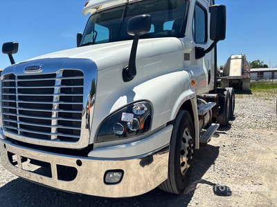 2018 Freightliner Cascadia 125 T/A Day Cab Truck Tractor